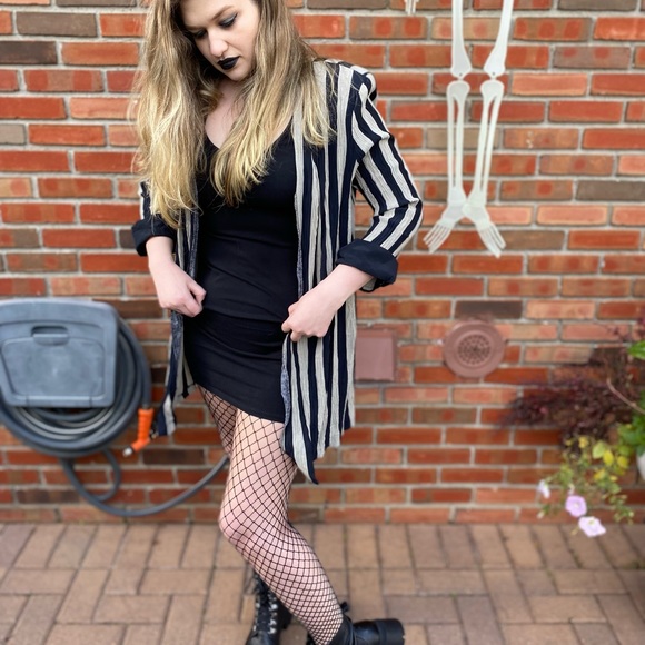 Meet Your Posher, Jess! - Picture 3 of 6